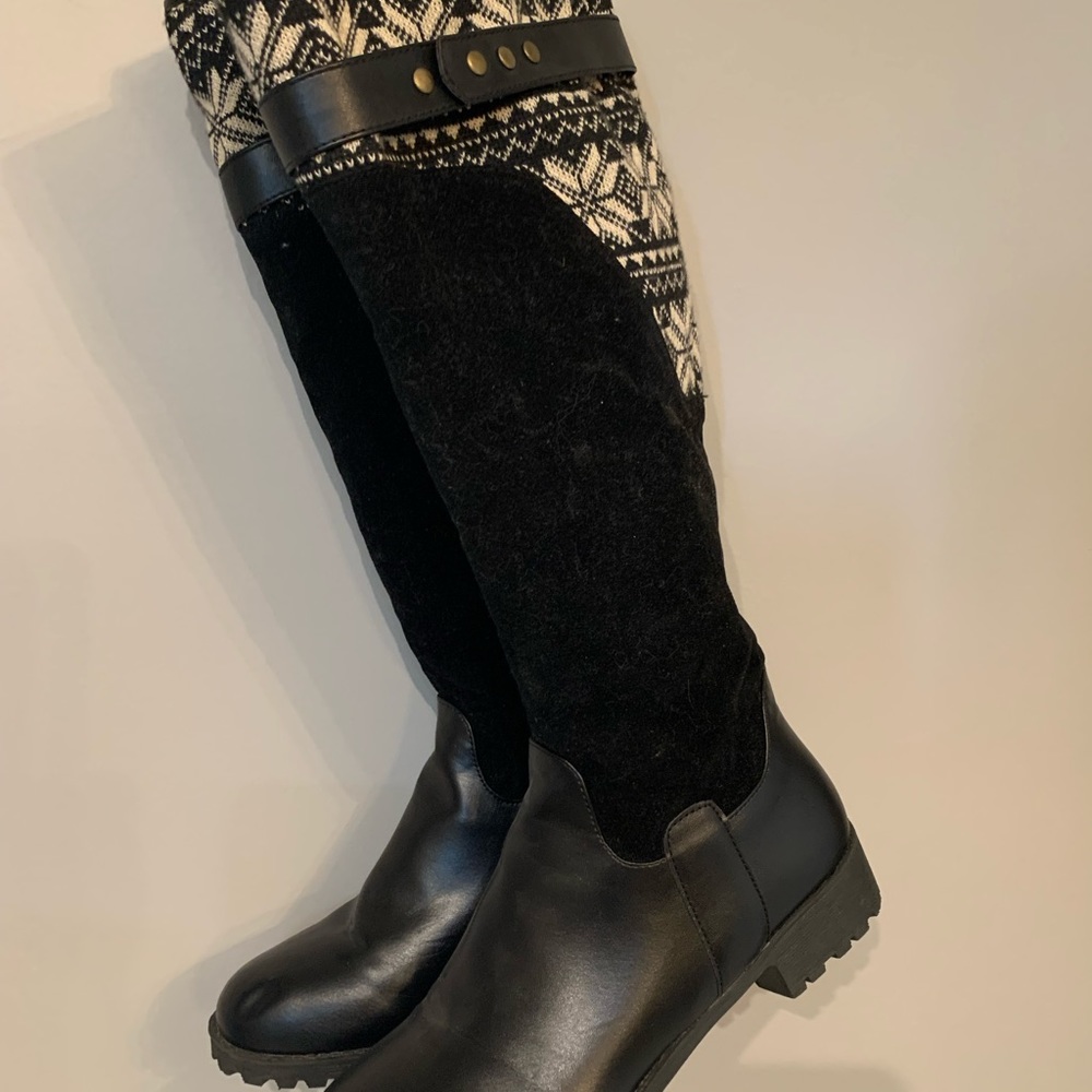 Cute Black Winter Boots, only wore twice!!